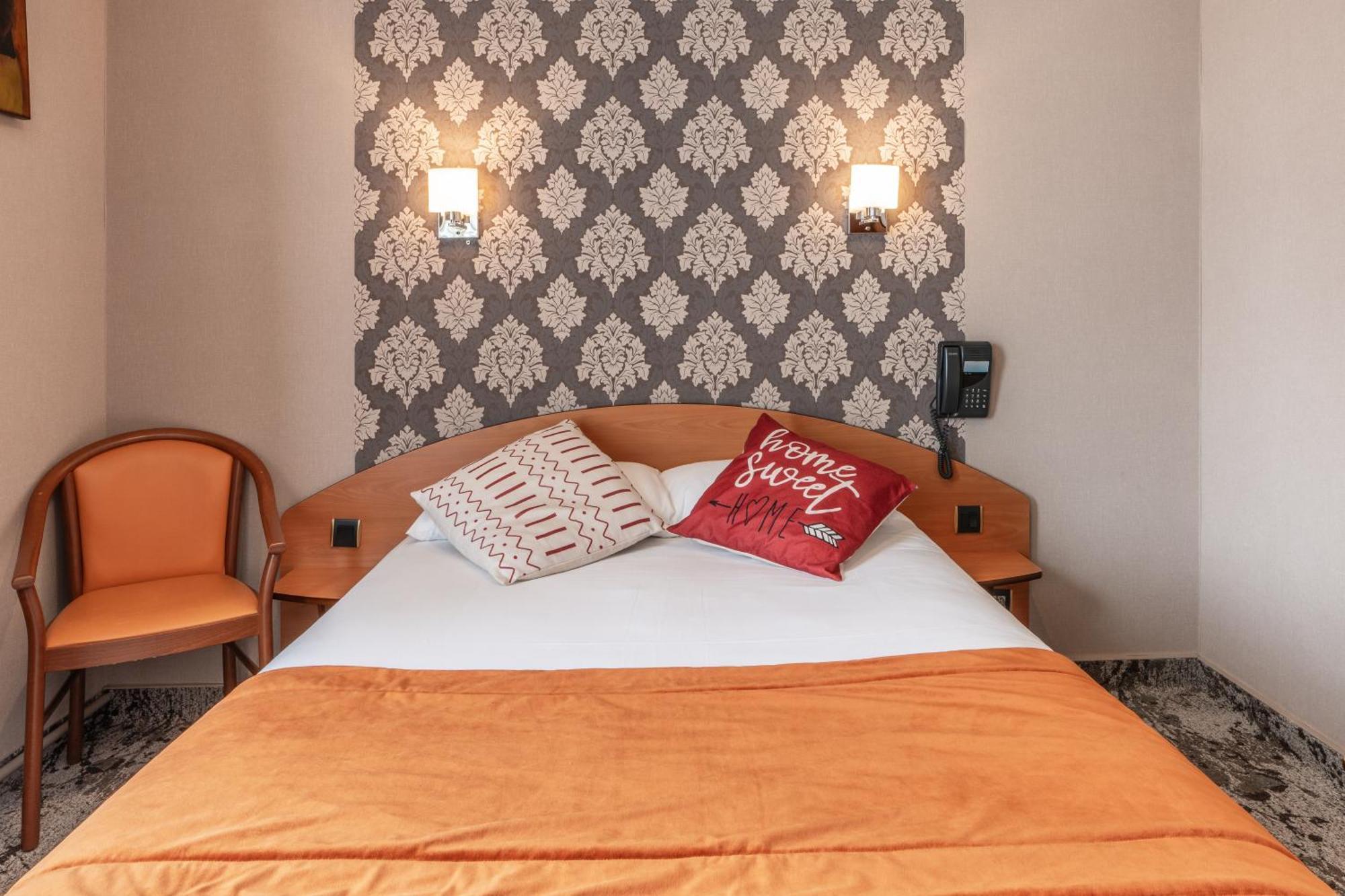 Hotel Des Ducs Alençon Dış mekan fotoğraf
